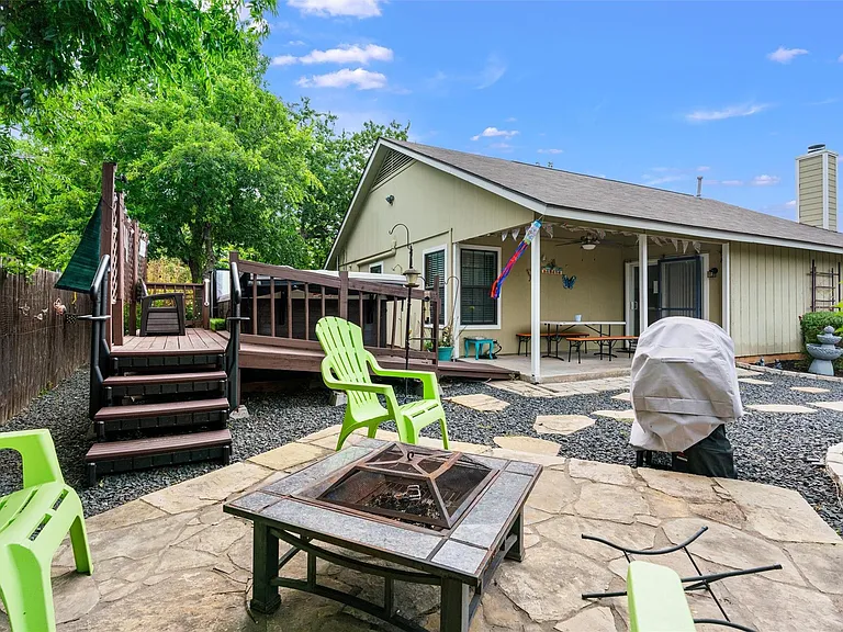 512 Edwards Dr — Photo 28