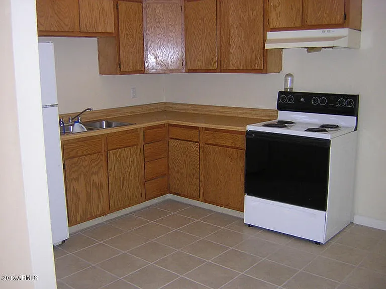 4940 E Holly St #B — Photo 4