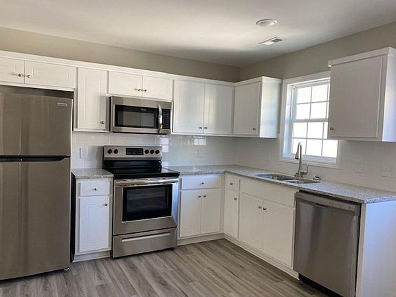 2nd image of 1228 V5 Cross Creek Cir Unit 5