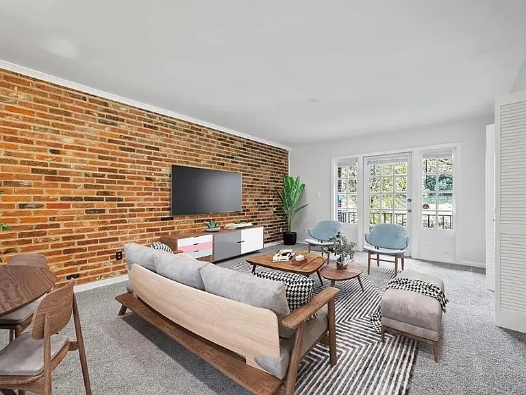 1080 Chatham Park Dr #E — Photo 2