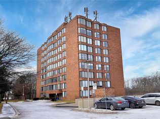 180 Limeridge Rd W #602, Hamilton, ON L9C7H7