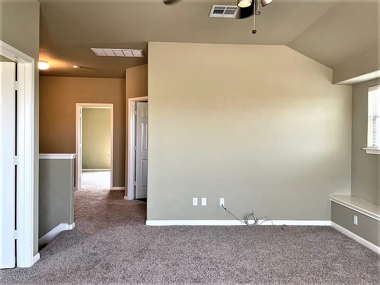 2409 Dovetail St — Photo 34