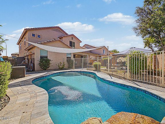 3rd image of 8636 W CINNABAR Avenue