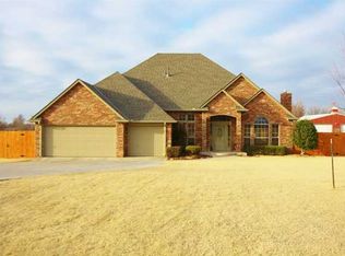1239 W Rancho Dr, Mustang, OK 73064