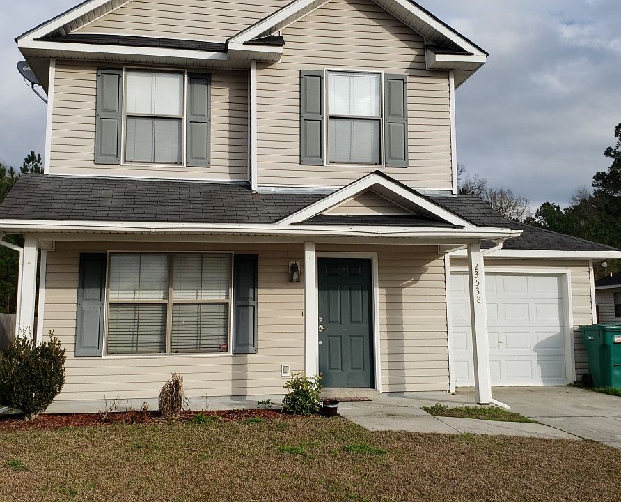 1st image of 23538 Wellington Ave