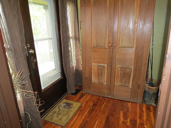 Foyer/Front door