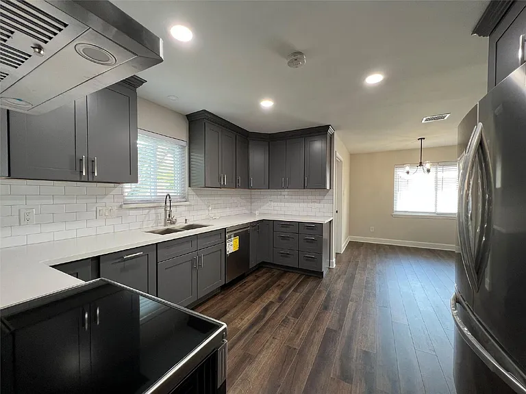 10903 Albury Dr — Photo 9