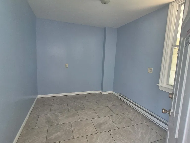 523 N 9th St #1 — Photo 5