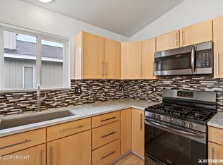 8591 Brookridge Dr, Anchorage, AK 99504