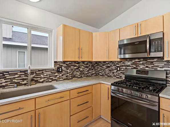 8591 Brookridge Dr, Anchorage, AK 99504