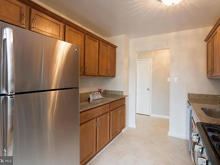 2500 N Van Dorn St #1028 — Photo 8