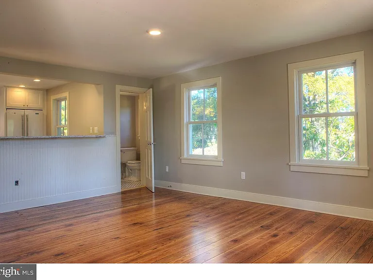5253 Upper Mountain Rd — Photo 6