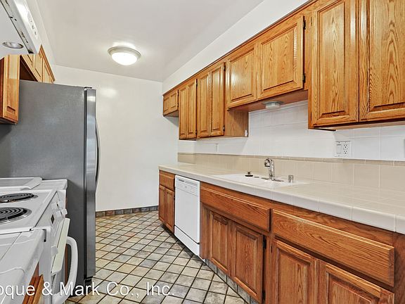 4th image of 843 Euclid St #103