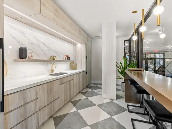 7400 River Road image 28 of 34