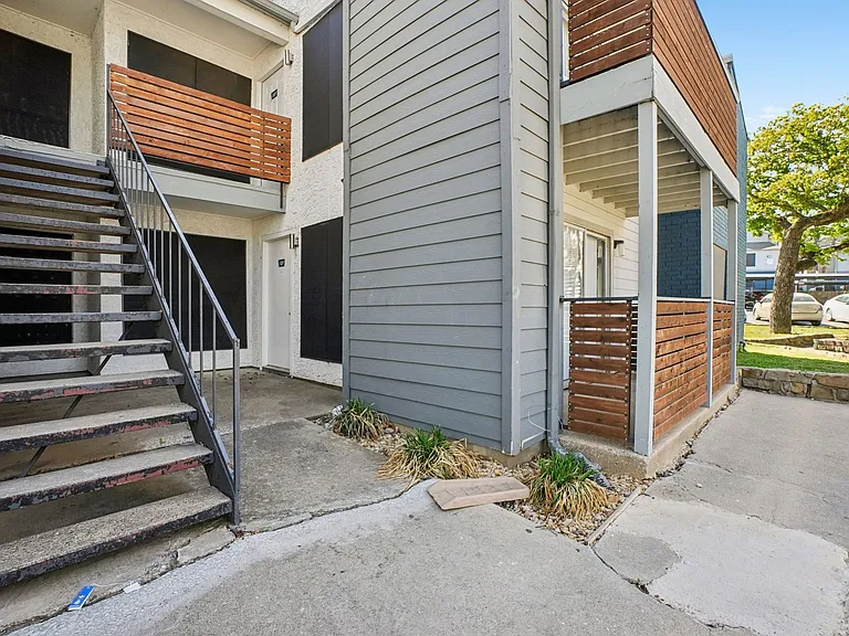 Don't Miss Out Biltmore Homes Leasing Fast — Photo 34