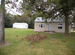 12258 4h Rd, Sumner, IL 62466