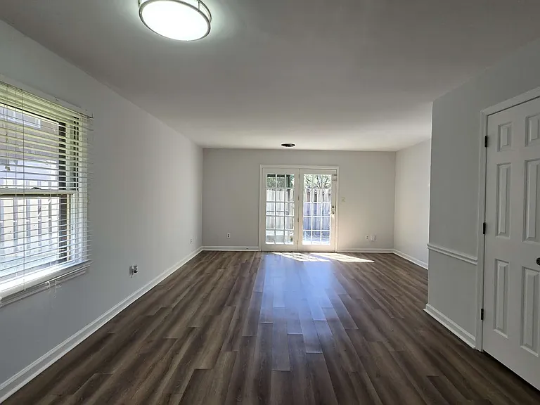 1025 Carolina Rd — Photo 6