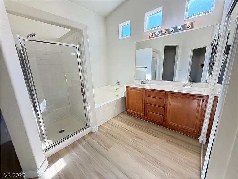 513 Lava Beds Way — Photo 16