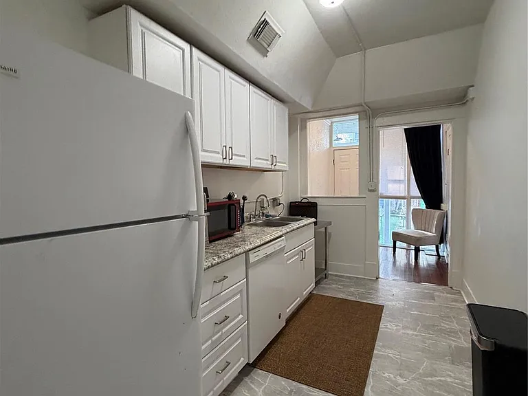 402 Hyde Park Blvd #1 — Photo 28