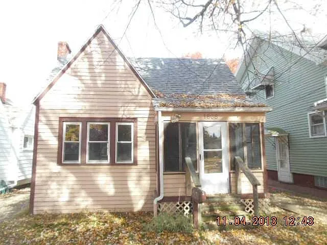 1808 Talbot St photo 1
