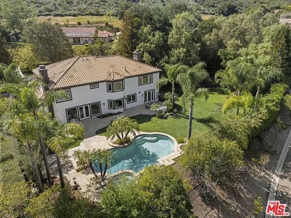 3909 Cresthaven Dr, Thousand Oaks, CA 91362