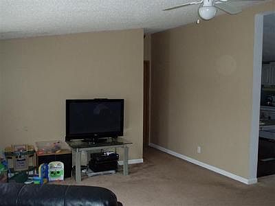 4th image of 1500 Sedgewick Ct