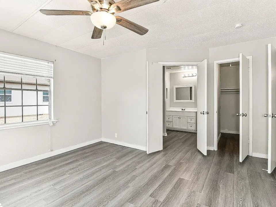 1410 Karen Dr