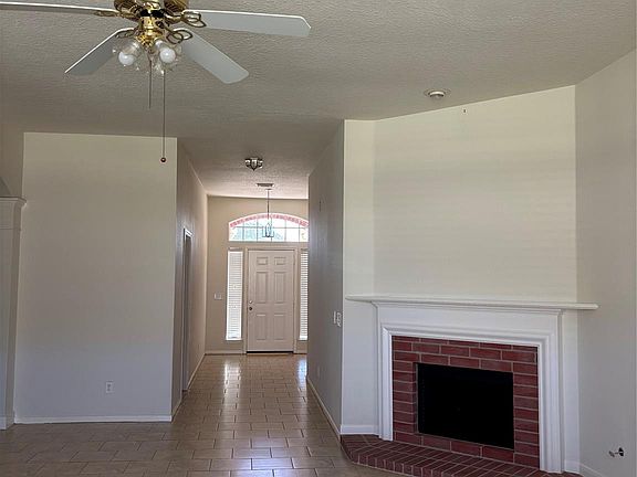 4th image of 19610 Chestnut Brook Ct