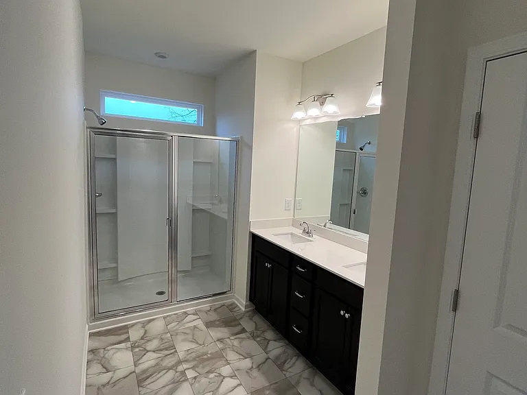 233 Emmett Dr — Photo 14