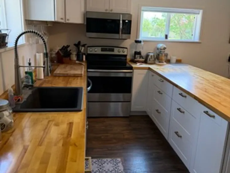 825 Greenridge Dr — Photo 3
