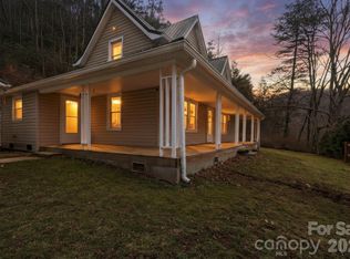 16180 Us Highway 19w, Green Mountain, NC 28740