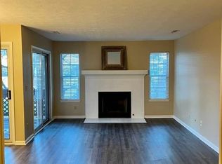 1390 Cedarwood Dr APT B2, Westlake, OH 44145