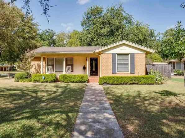 2418 Farington Rd, Wichita Falls, TX 76308