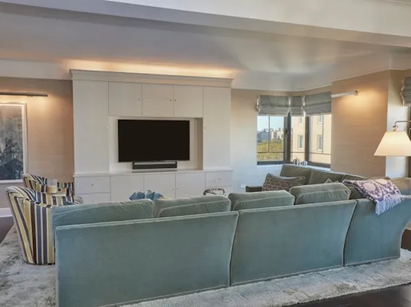 875 5th Avenue image 2 of 13