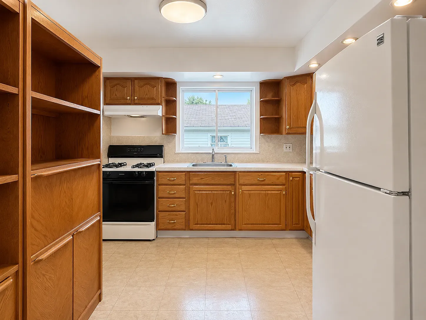 171 Quinlan Avenue — Photo 1