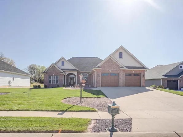 5305 Deer Creek Ct, Godfrey, IL 62035