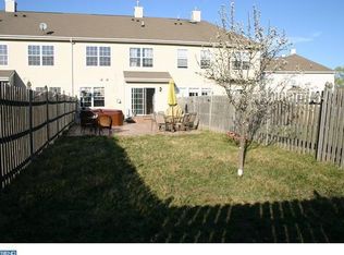 25 Stratford Ct, Burlington, NJ 08016