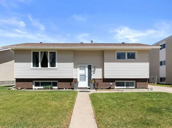 34 SW Campbell Cres SE, Medicine Hat, AB T1B 1J8