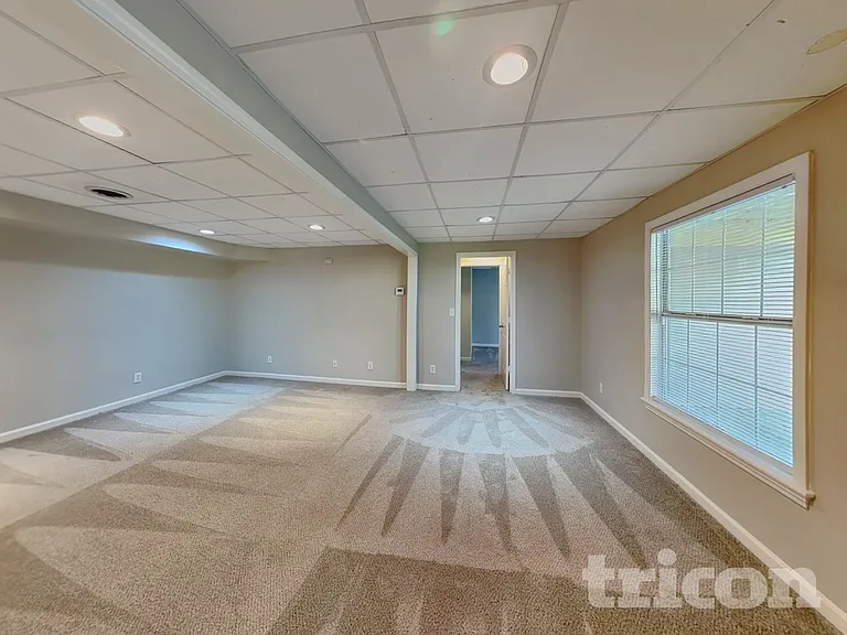 547 Horseshoe Cir — Photo 15