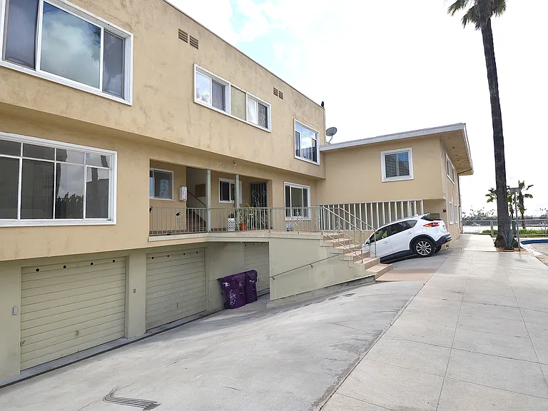 22 3rd Pl — Photo 16