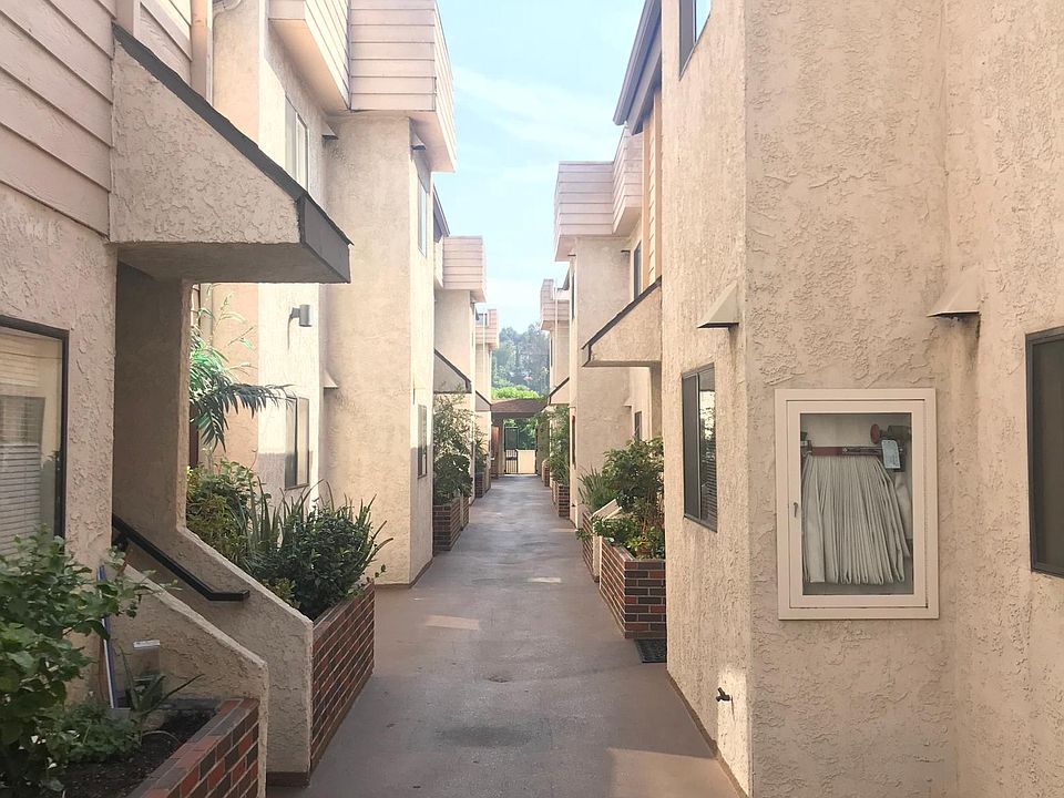 1st image of 1010 E Acacia Ave
