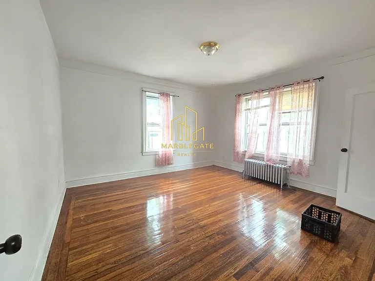 110-112 Lincoln St #204 — Photo 3