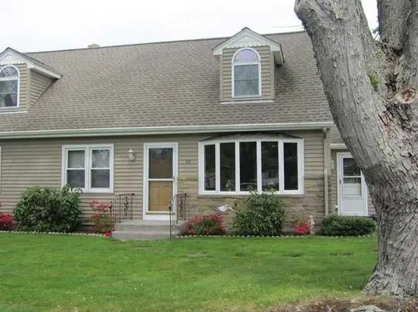 12 Buffalo Ave, Warren, RI 02885