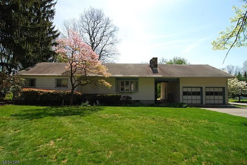 35 Emmans Rd photo 1