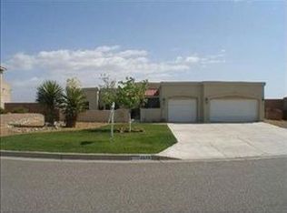 2576 Sandia Loop NE, Rio Rancho, NM 87144
