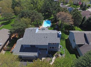 4424 Evergreen Dr, Vadnais Heights, MN 55127
