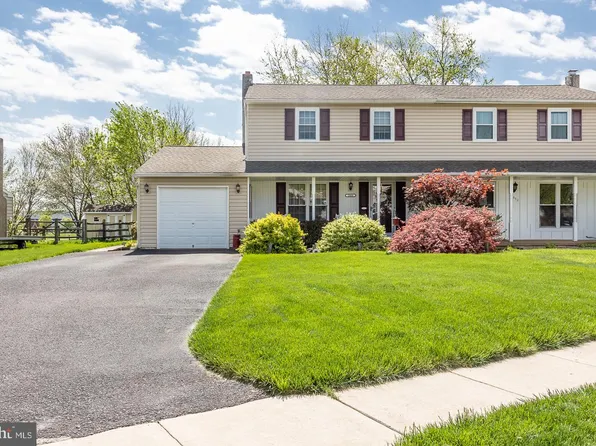 2868 Washington Ln, Hatfield, PA 19440