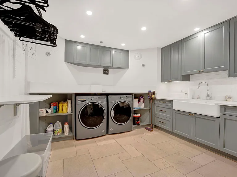 103 E Chestnut St #103 — Photo 45