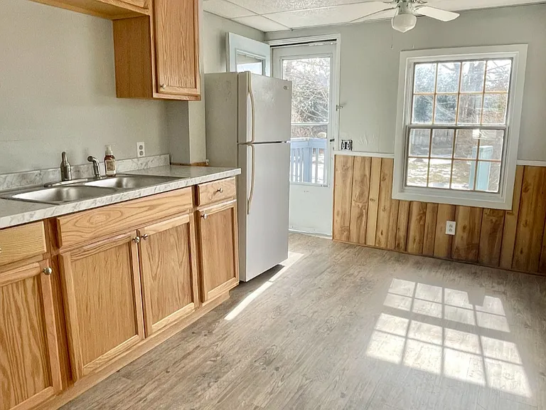624 Maple St — Photo 4