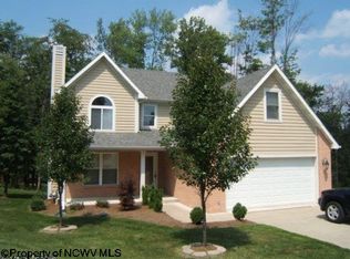 2010 Georgian Ln, Morgantown, WV